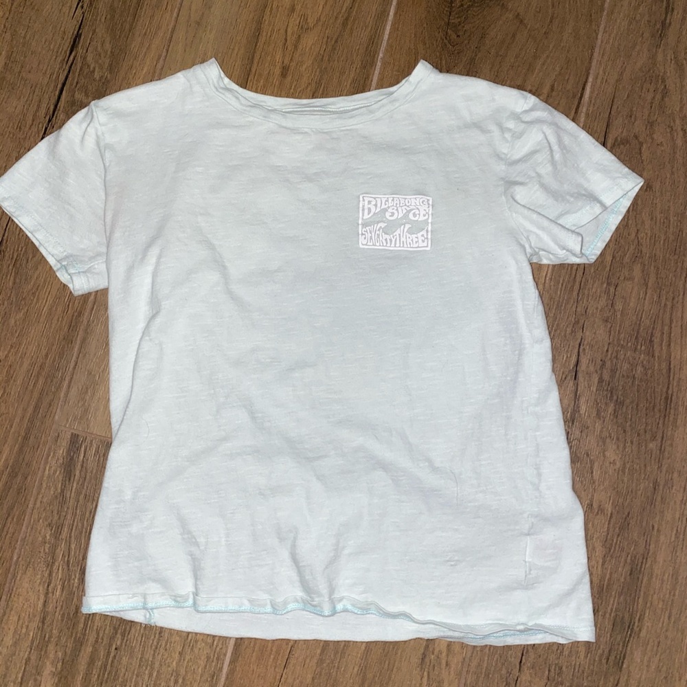 Light blue billabong tee. Size : small.